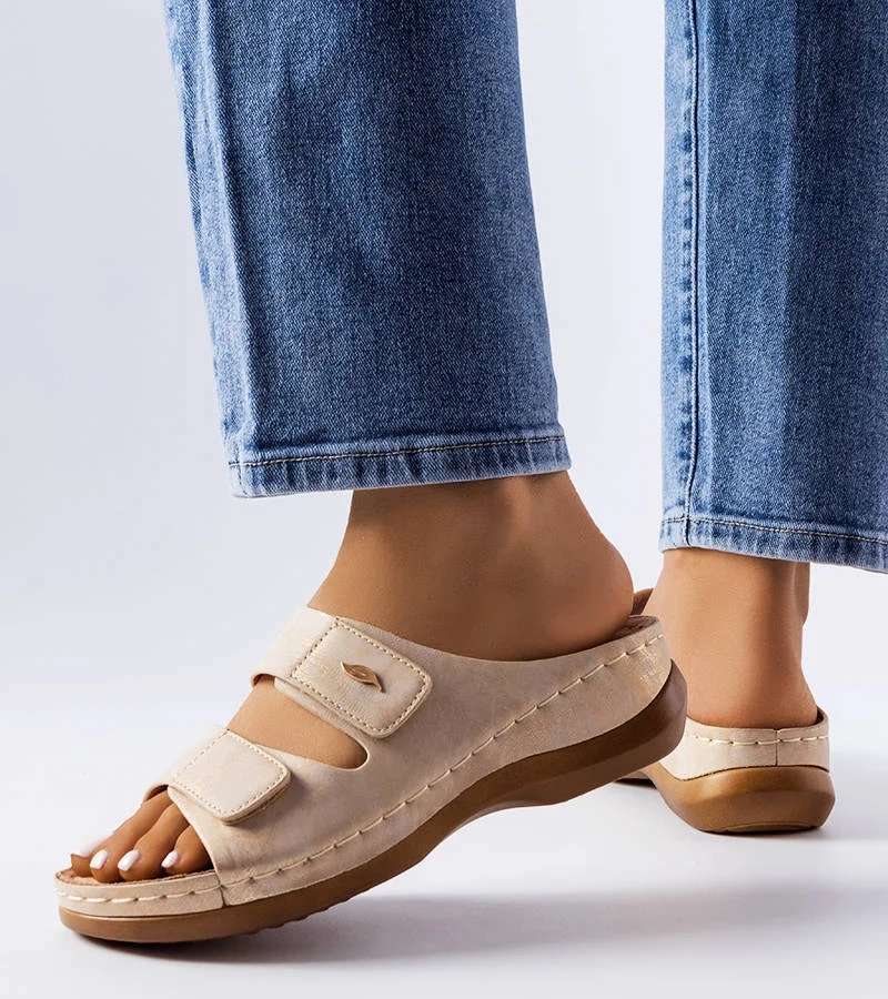 Béžové žabky na nízkom podpätku Fréchette