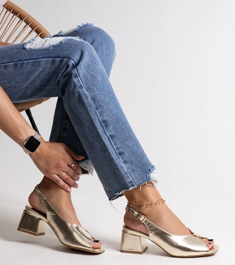 Zlaté sandále na platforme Ayat