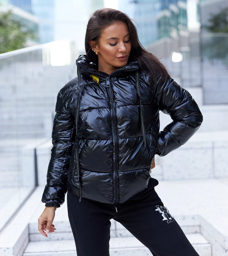 Čierna bunda so sťahovacou kapucňou Totari