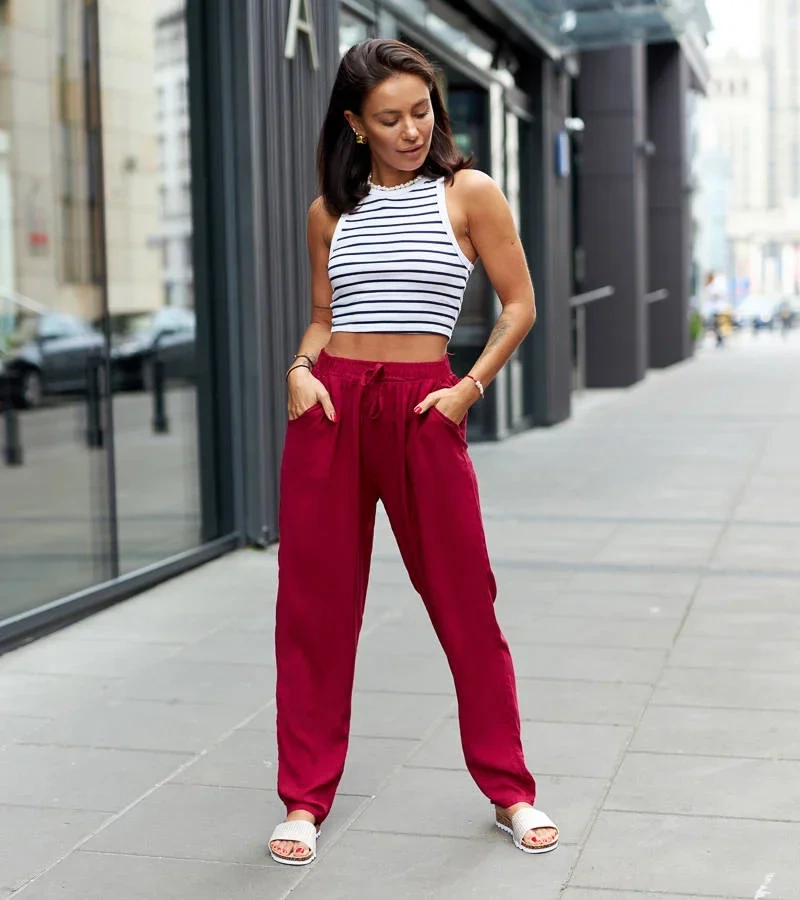 Bordové nohavice voľného strihu značky Margno