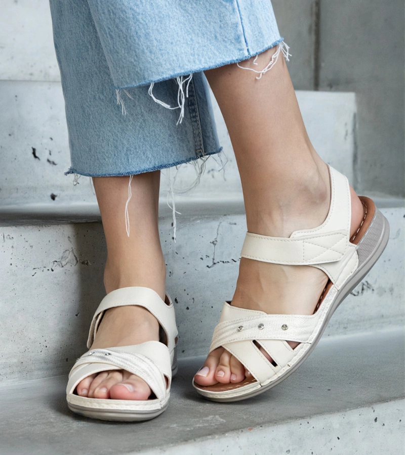 Bežové sandále na platforme Nural