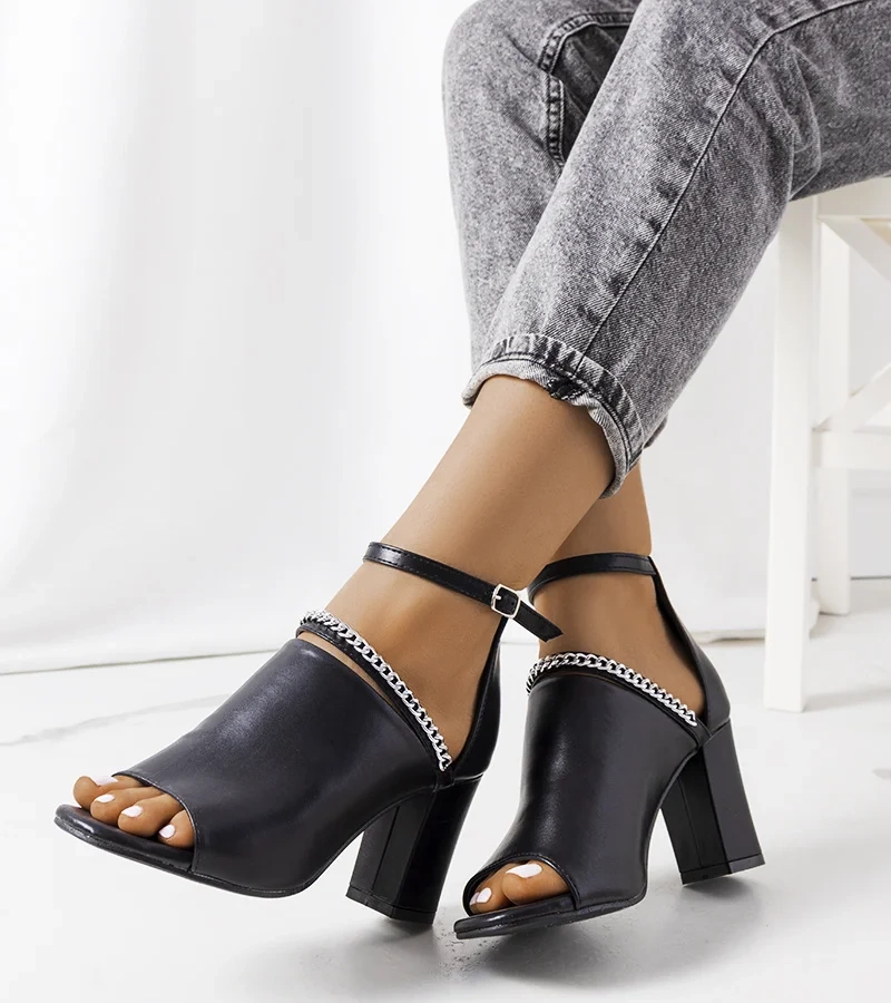 Čierne sandále so zvrškom Nasrin