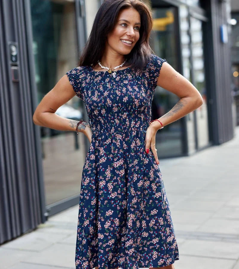 Námornícky modré kvetinové šaty Irma