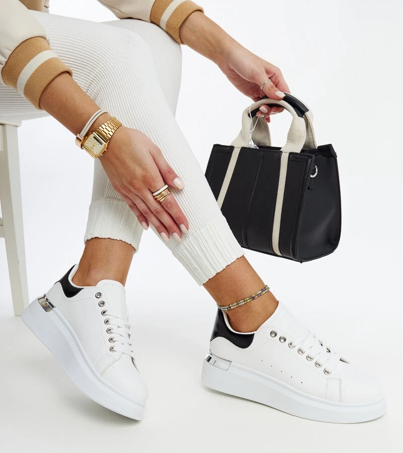 Biela športová obuv s čiernou vložkou Meriana