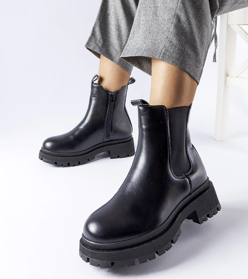 Čierne zateplené klasické čižmy Olmedo