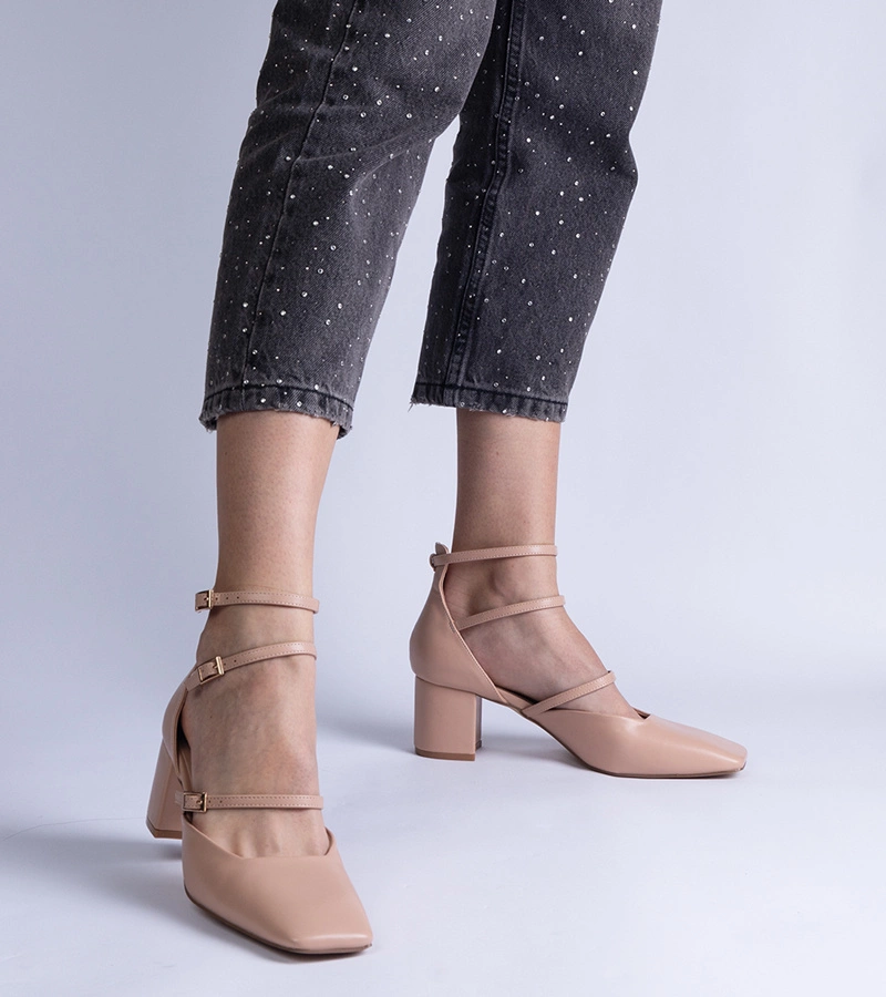 Béžové lodičky na podpätku s prackami Eridana