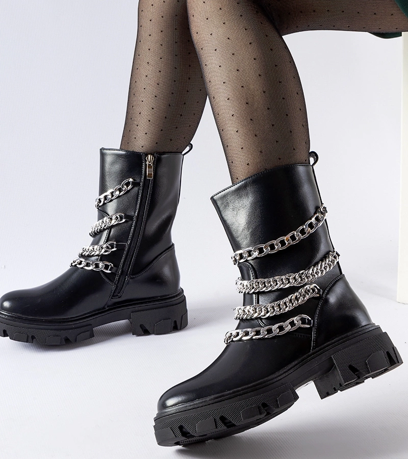 Čierne čižmy s ozdobnými reťazami Bacco