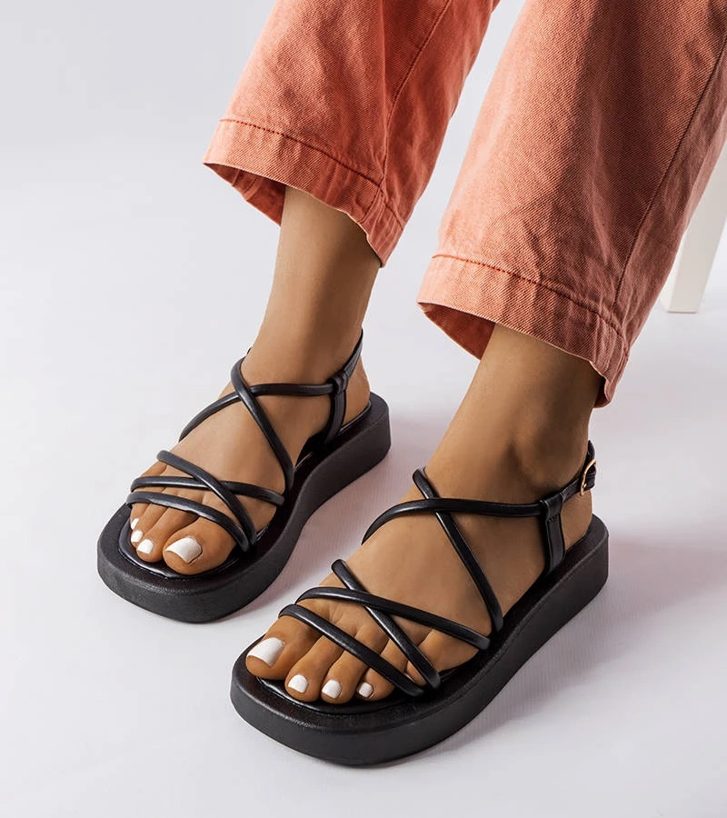 Čierne sandále na platforme Brunelle