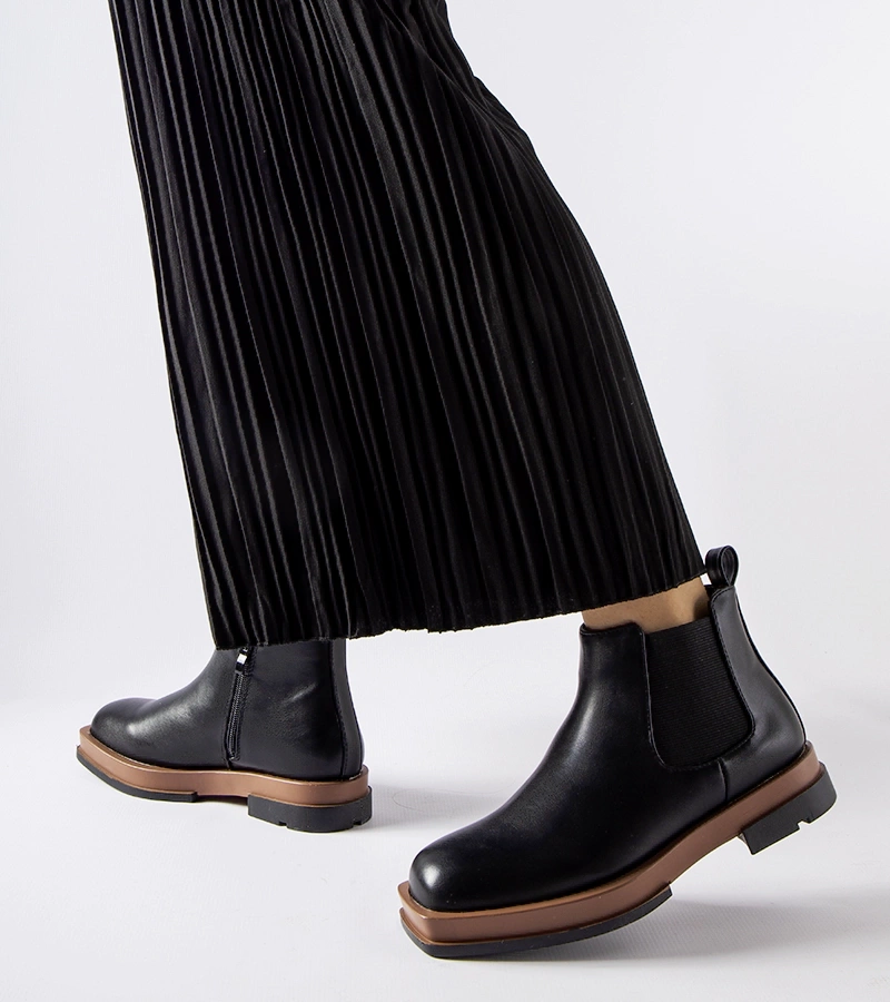 Čierne nízke ploché topánky od spoločnosti Tarquinia