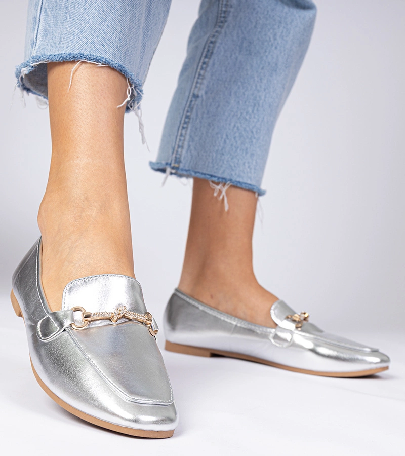 Strieborné elegantné mokasíny so zlatou ozdobou a zirkónmi Kalisa