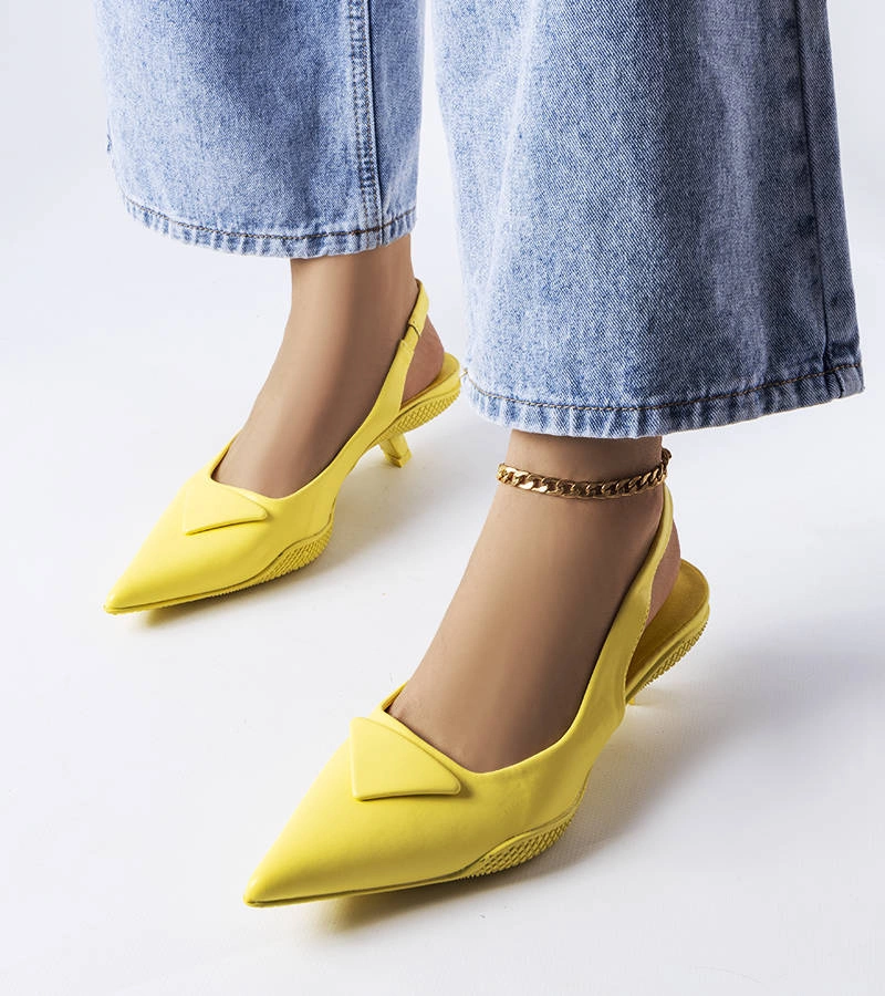 Žlté sandále na nízkom podpätku Gougeon