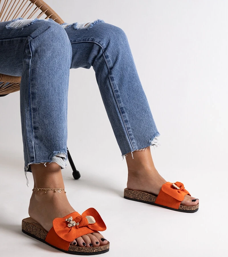 Oranžové žabky s mašľou a s medveďom Segan