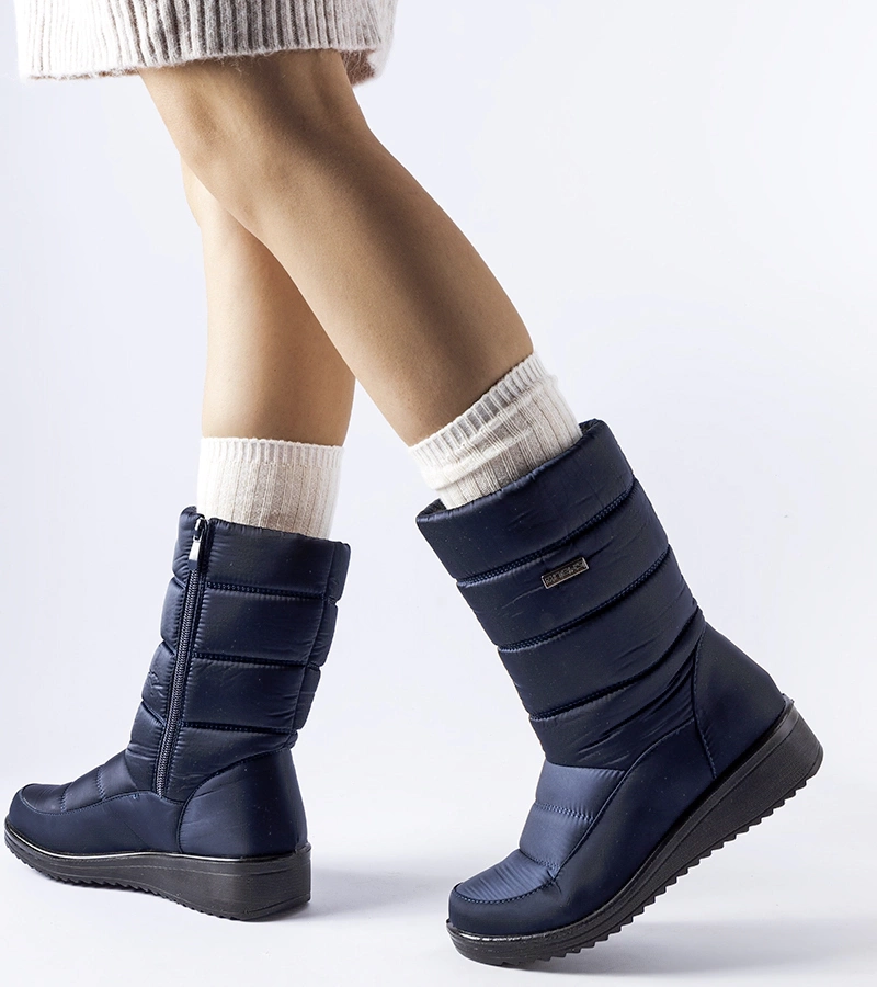 Tmavomodré snehule na nízkej platforme Reina