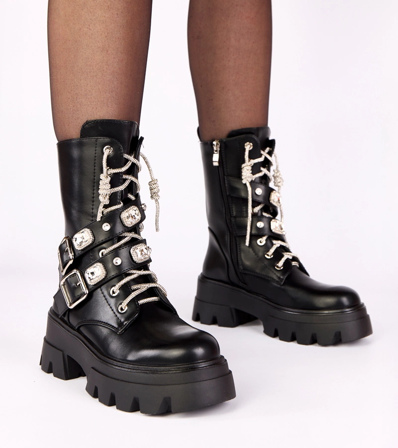 Čierne členkové topánky na platforme zdobené kryštálmi a kameňmi Laroca