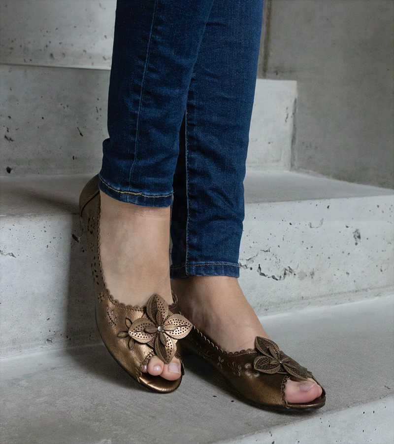 Hnedé ažúrové balerínky s otvorenou špičkou Ursull