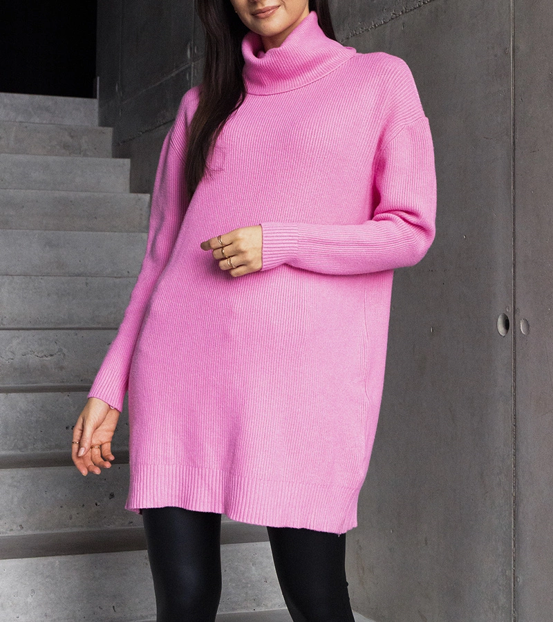 Dlhý ružový mäkký sveter s rolákom Kali