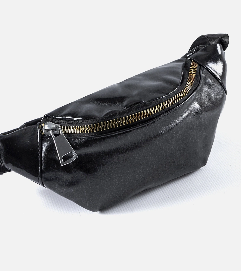 Čierna lakovaná taštička Melville