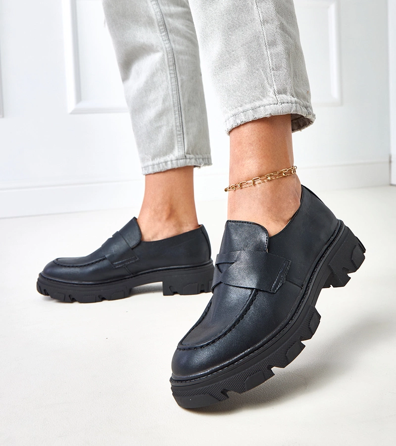 Dámske matné čierne mokasíny Kirna