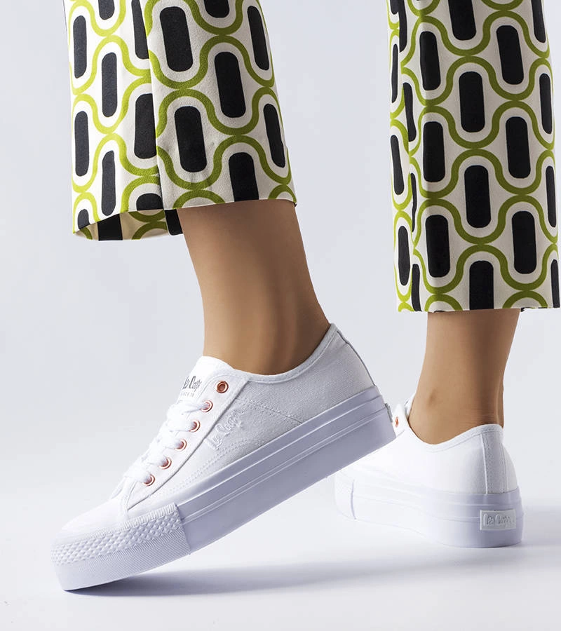 Biele tenisky Lee Cooper LCW-22-31-0890L