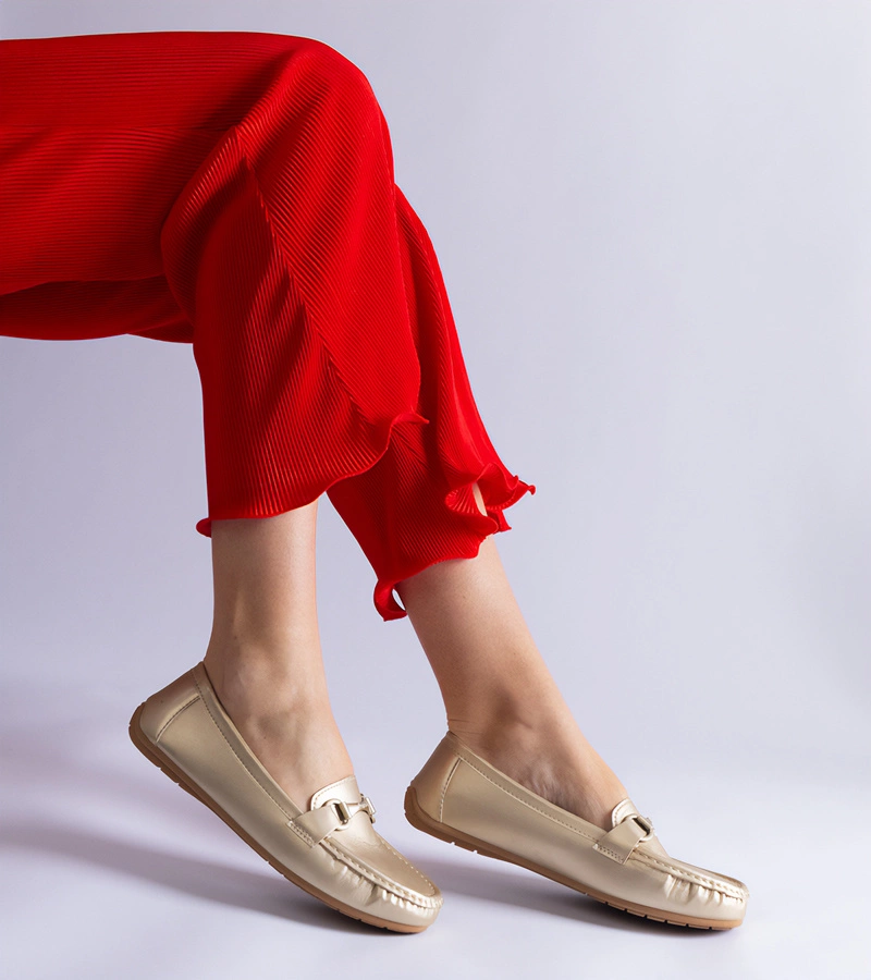 Zlaté klasické mokasíny z eko kože Pelayo