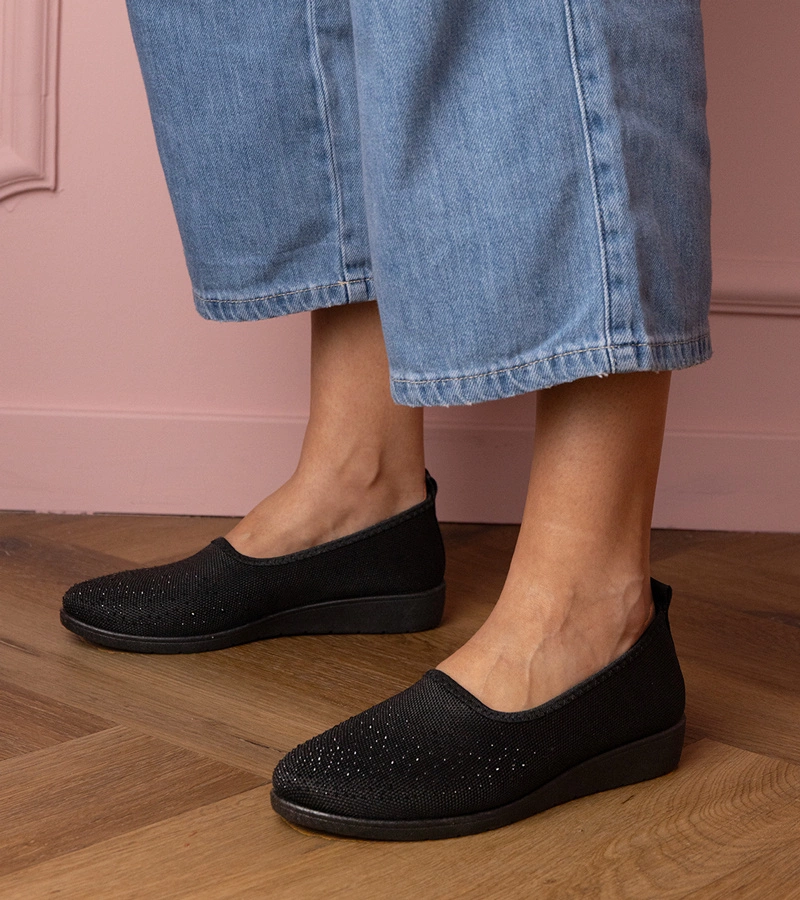 Čierne dámske tenisky s kamienkami Luizet