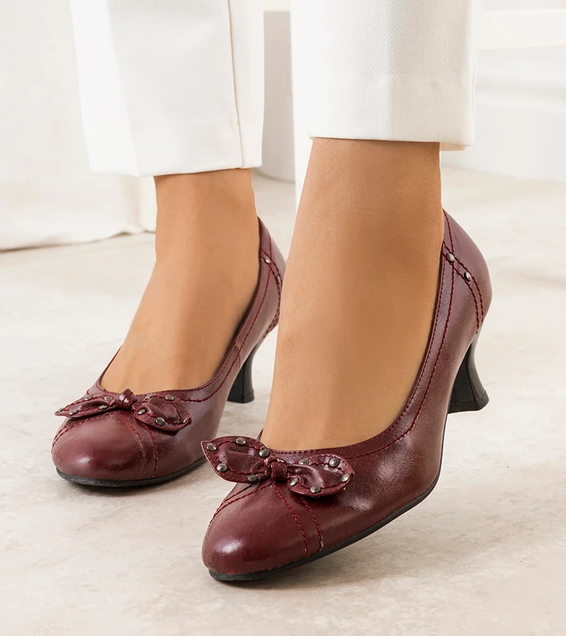 Červené lodičky s mašľou značky Repina