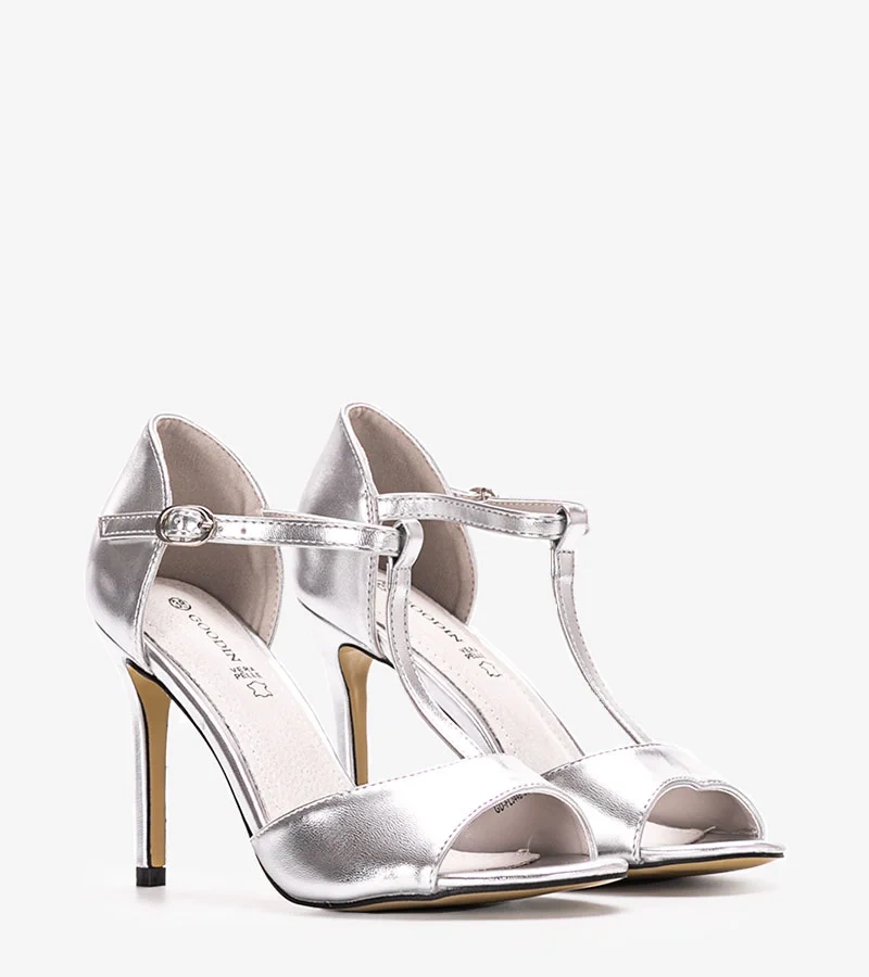 Čierne sandále na podpätku Munger