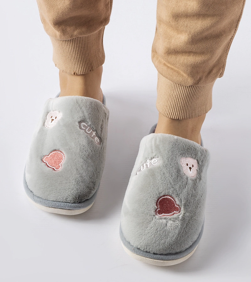 Sivé teplé papuče s roztomilými medvedíkmi