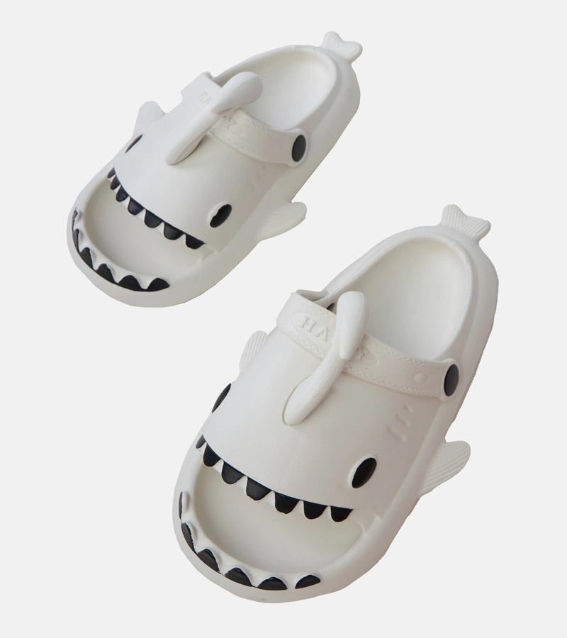Biele detské šľapky so žraločím motívom Tossi