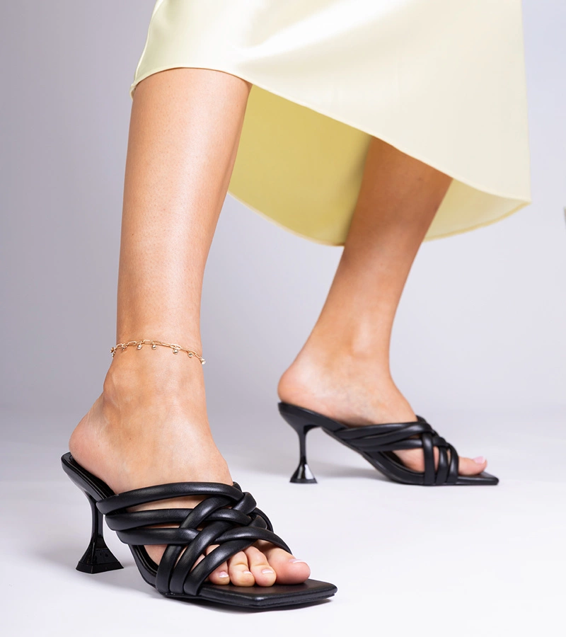 Čierne elegantné žabky na podpätku Bourget