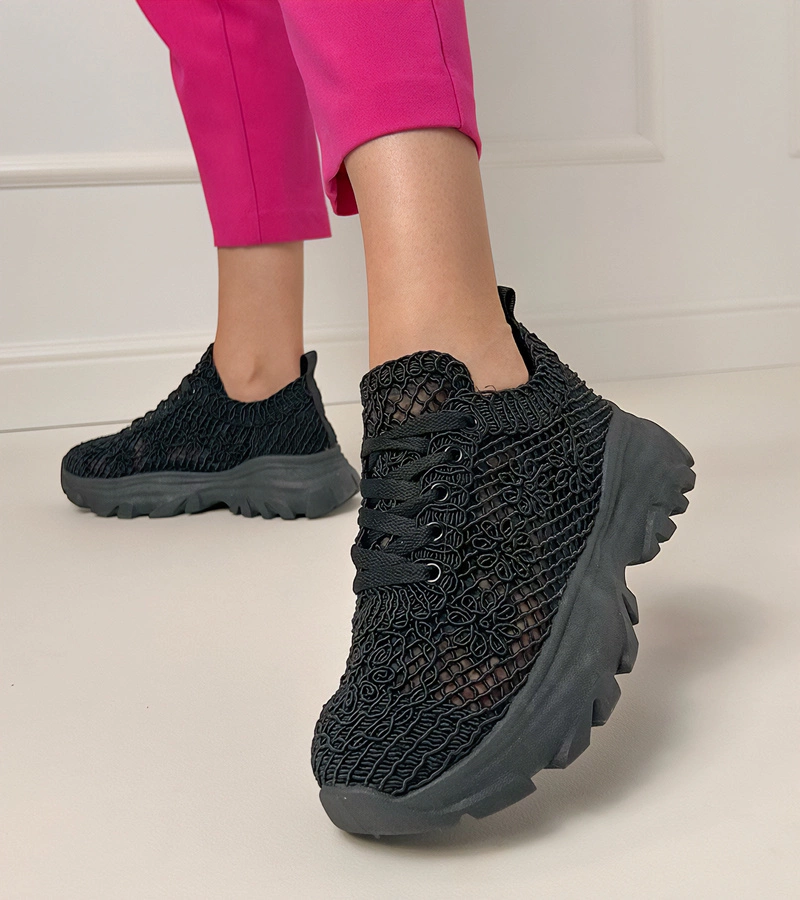 Čierne tenisky s ažúrovým vzorom na platforme Brokes