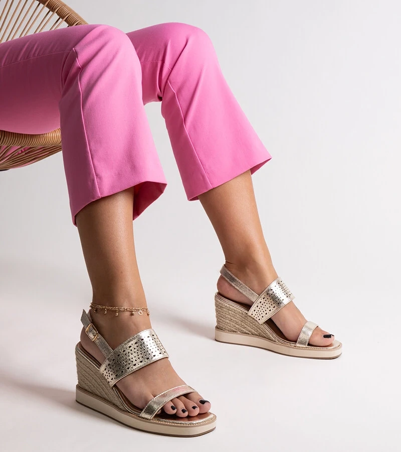 Zlaté platformové sandále Muhja