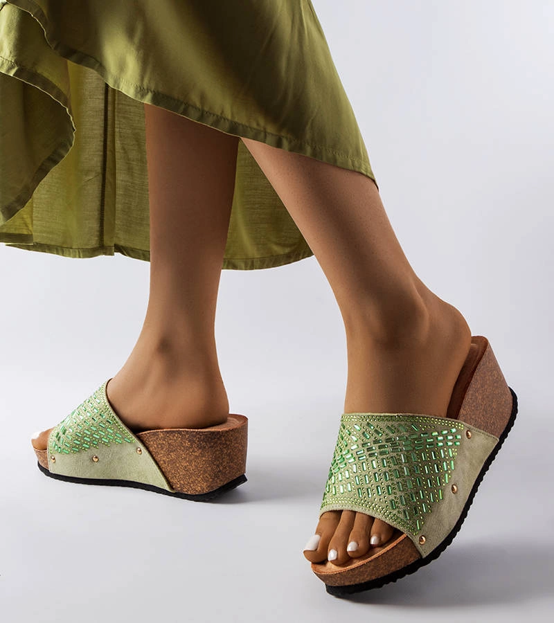 Zelené žabky so zirkónmi Guymon na platformách