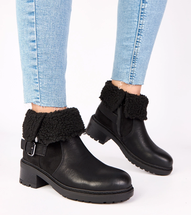 Čierne členkové čižmy na opätku s ohrnutým zvrškom Olga