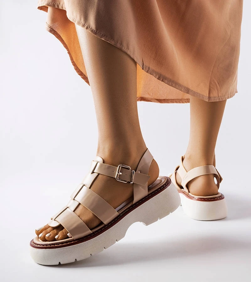 Béžové sandále na platforme Lola