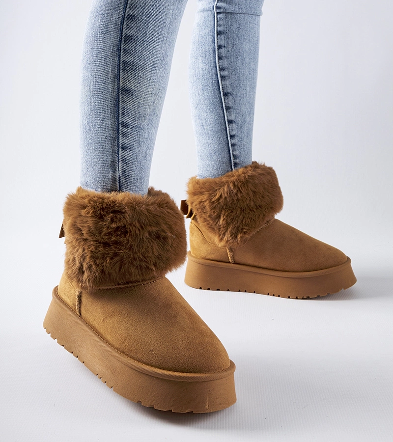 Hnedé snehule zdobené kožušinkou Adelfia