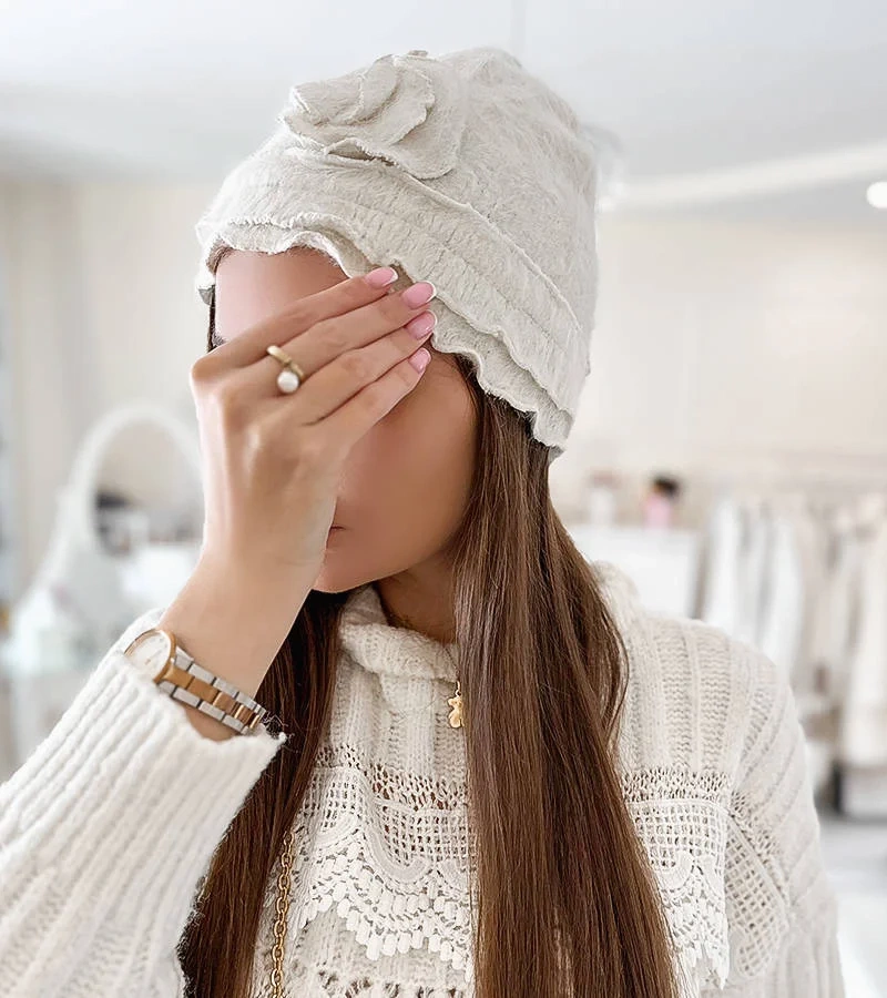 Béžová čiapka s volánmi Zion