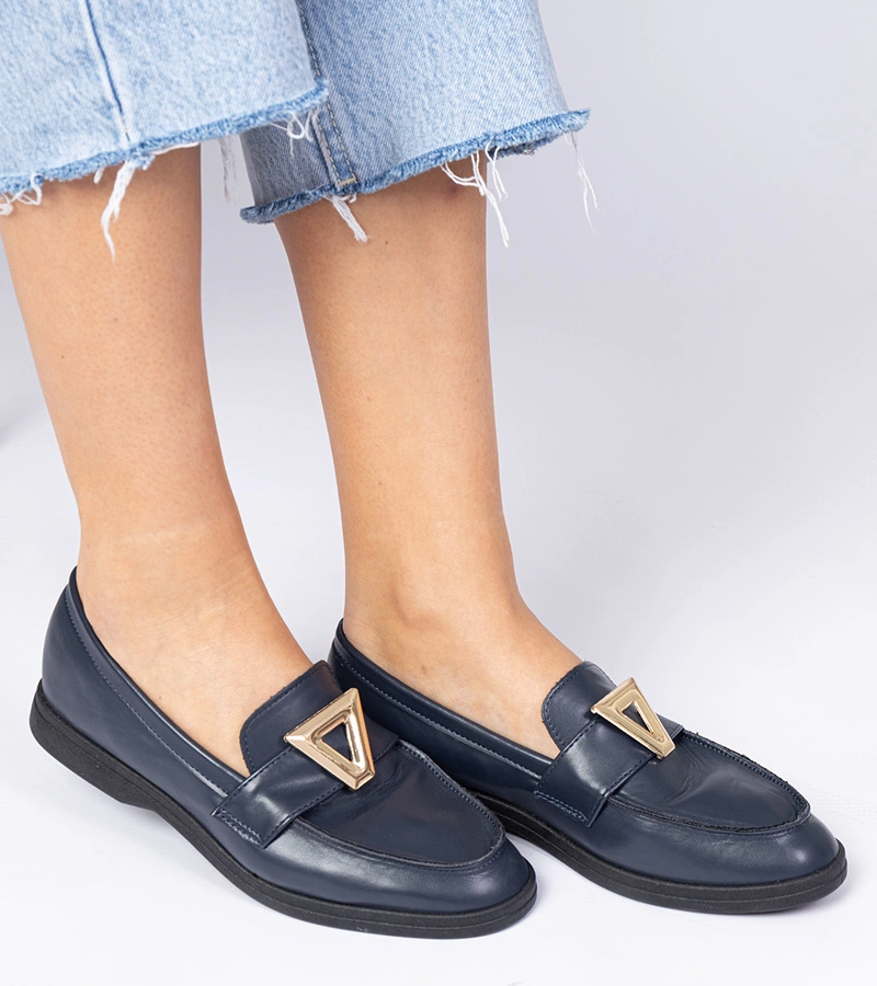 Tmavomodré dámske mokasíny s elegantnou ozdobou Viletta