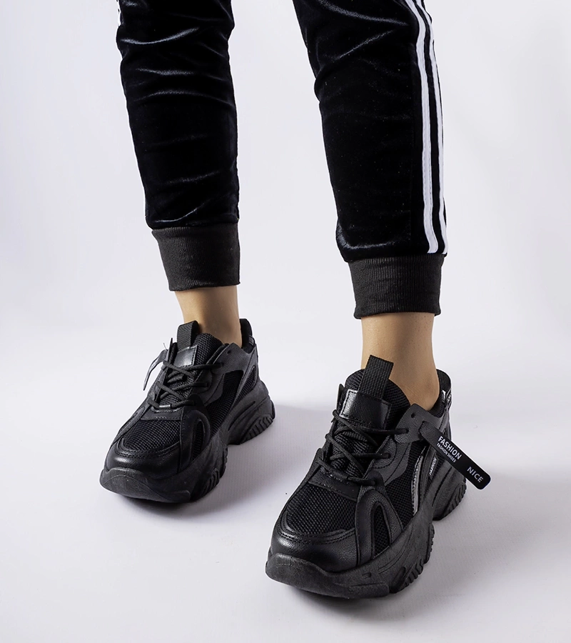 Čierne tenisky na hrubej podrážke značky Fida