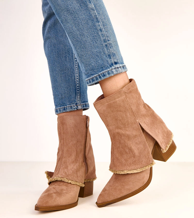 Béžové členkové čižmy na hrubom opätku s vyhrnutým zvrškom Felicia