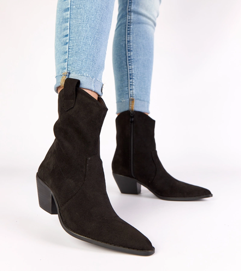 Čierne kovbojské čižmy na podpätku Alka