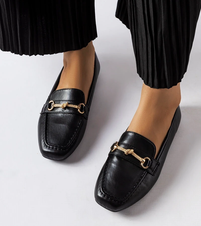 Čierne zdobené mokasíny značky Docherty