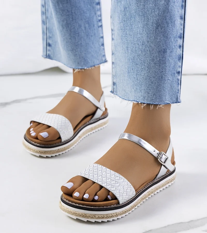 Strieborné zdobené sandále na platforme Acton