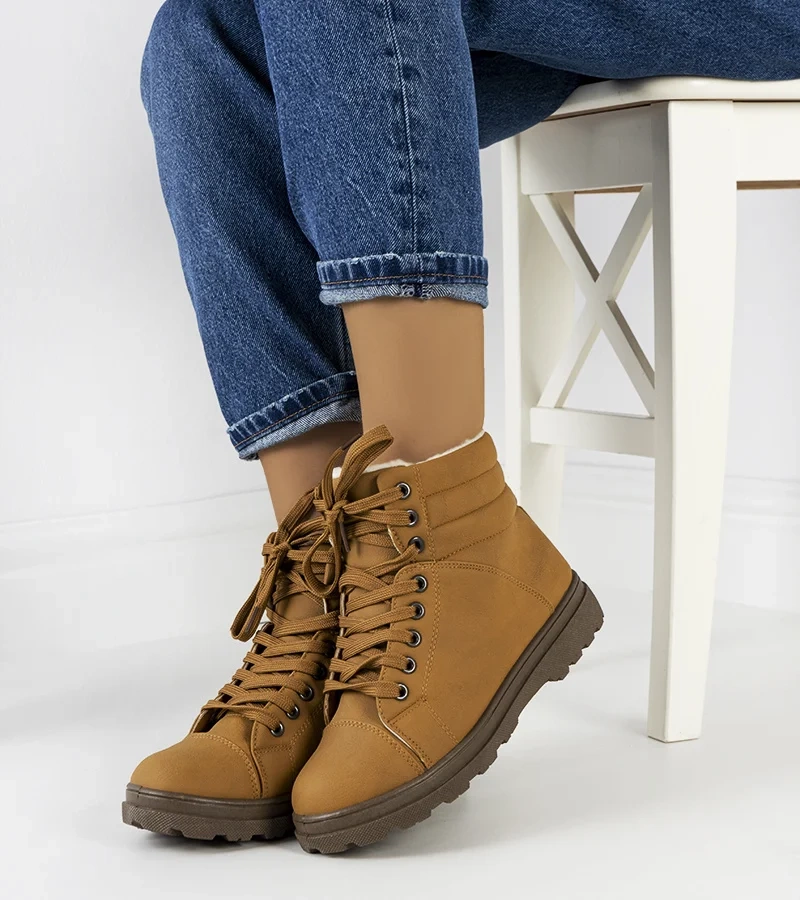 Béžová botki izolovaná Wilkins