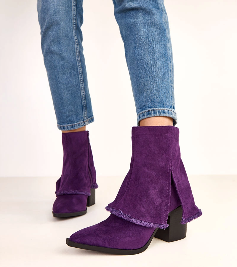 Fialkové členkové čižmy na podpätku s vyhnutým zvrškom Felicia