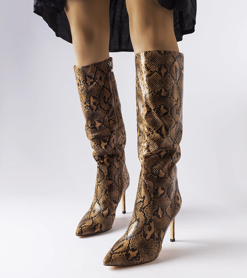 Hnedé čižmy na podpätku z hadej kože Carmine