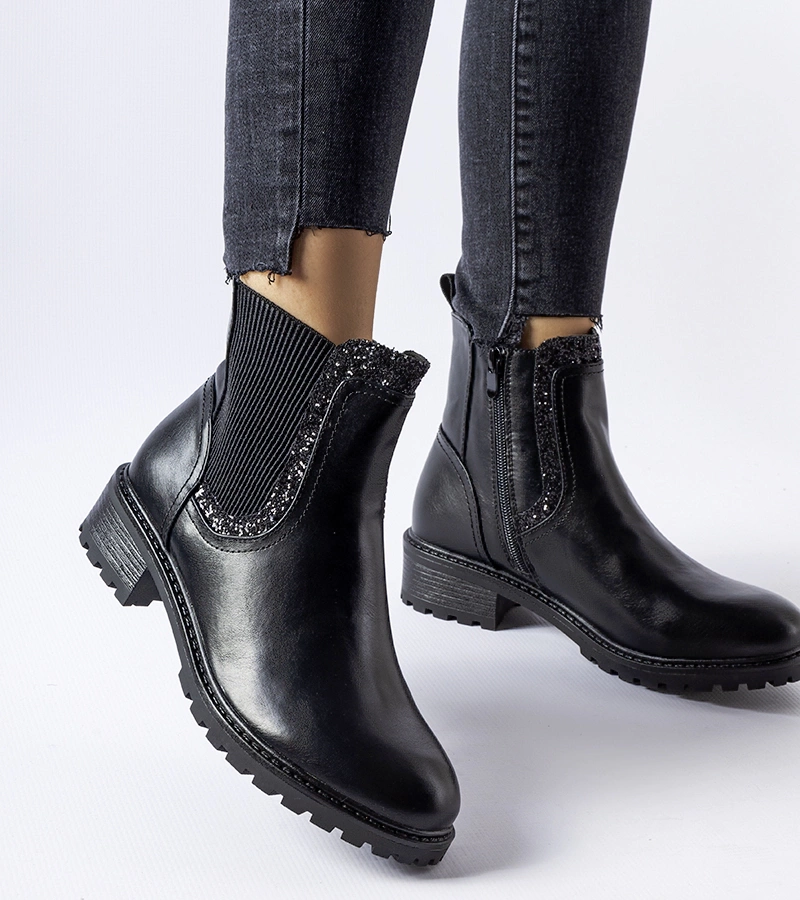 Čierne čižmy zdobené brokátom Emidio