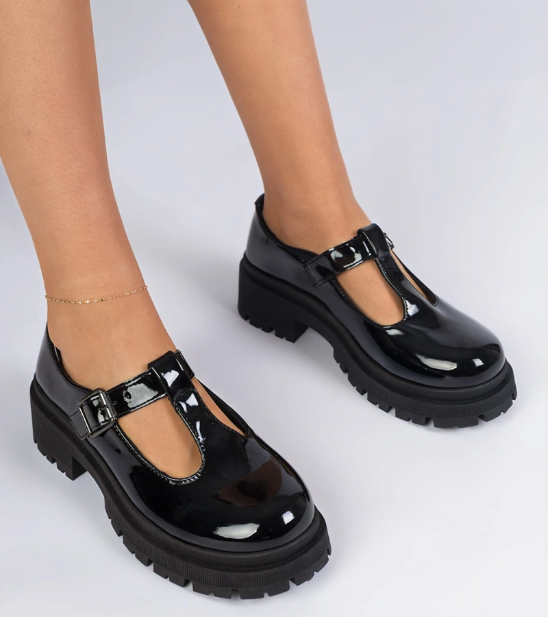 Čierne lakované poltopánky na platforme Kalaro