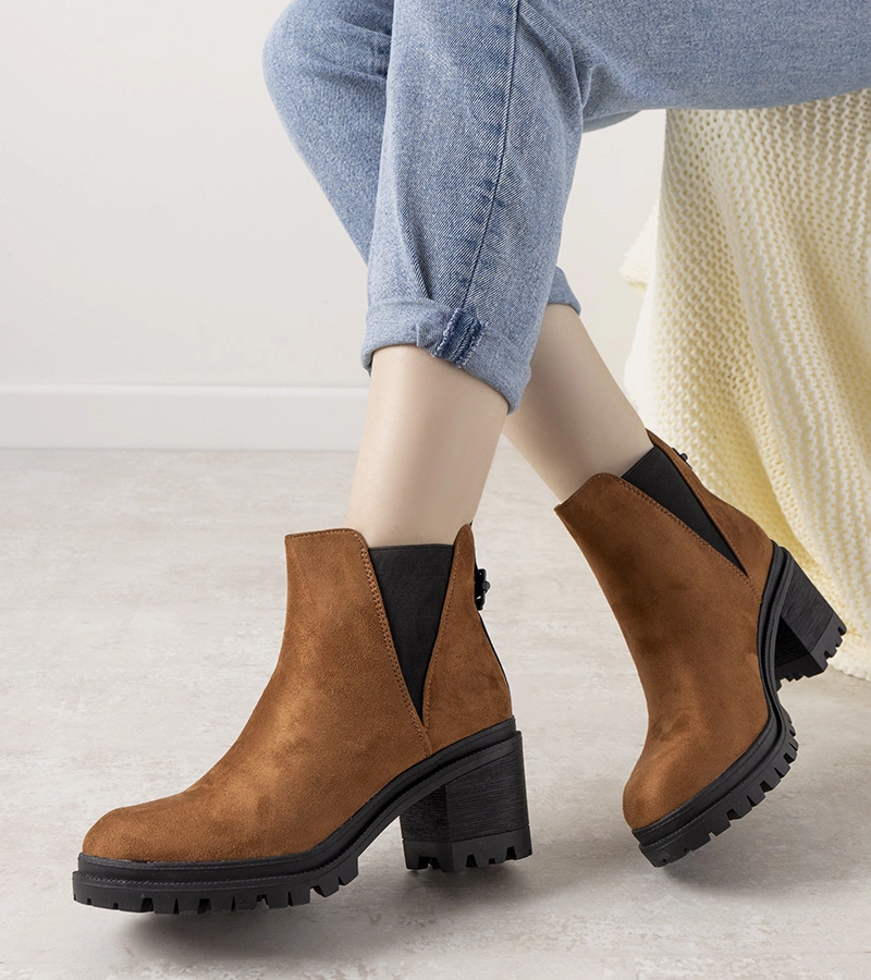 Camelowe botki na príspevok Cissy