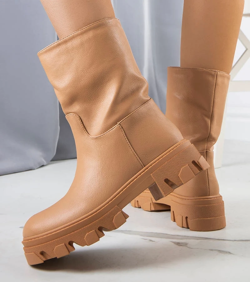 Hnedá botki izolovaná Nasidi